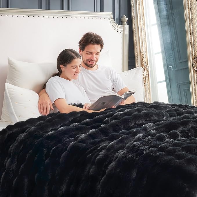 Cozy Bliss Faux Fur Throw Blanket for Couch, Fuzzy Soft Plush Thick Bubble Blanket for Sofa Bedroom Living Room, 108 * 90 Inches Black