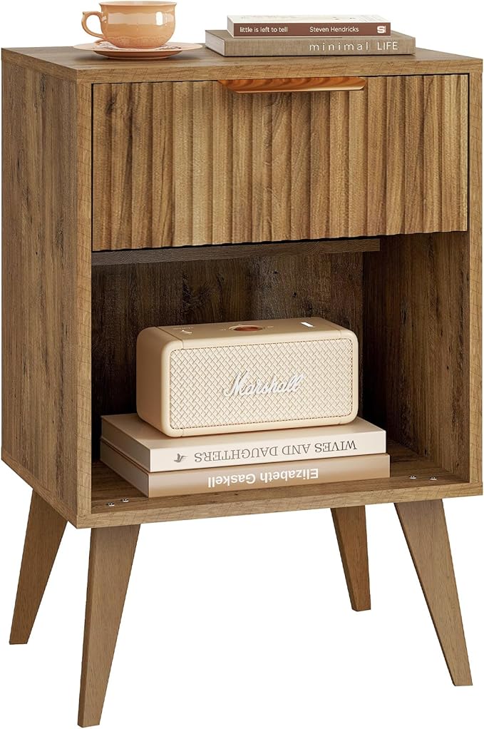 Fluted Night Stand with Opening Storage,Mid Century Bedside Table with Drawer,Wood Nightstand with Solid Wood Legs,End Table Side Table for Living Room,Bedroom,Caramel Oak CTG56BR