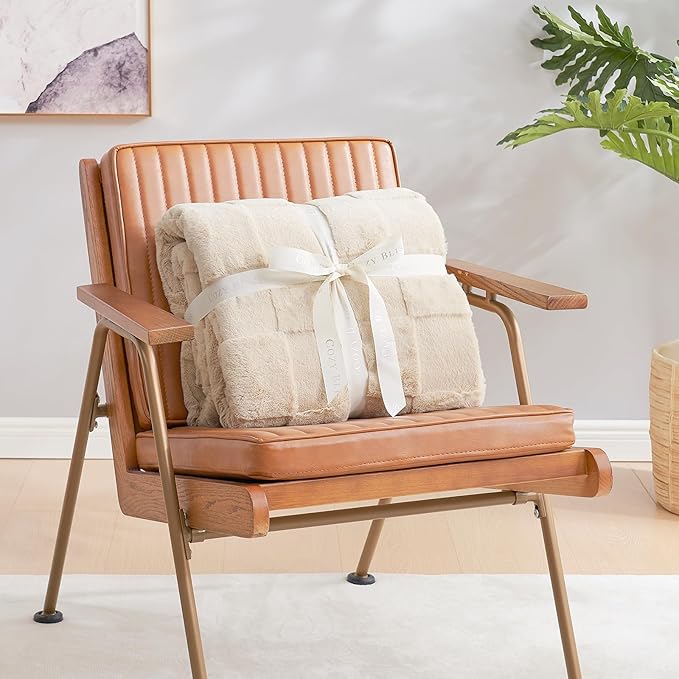 Cozy Bliss Tan Checkered Large Faux Rabbit Fur Twin Bed Blanket, Soft Fuzzy Fluffy Minky Furry Blankets for Couch, Bed, Adults (60 * 80 Inches Beige)