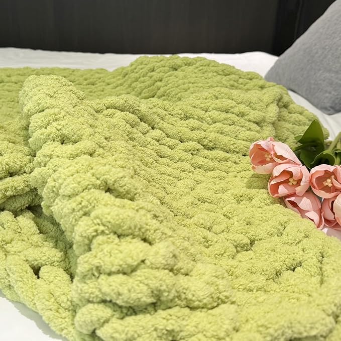 Chunky Knit Blanket Throw 40"x60", Chenille Throw Blankets, Handmade Warm & Cozy Blanket Couch Bed Home Decor, Soft Breathable Fleece Banket, Christmas for Couch Bed Sofa Best Gift (Green)