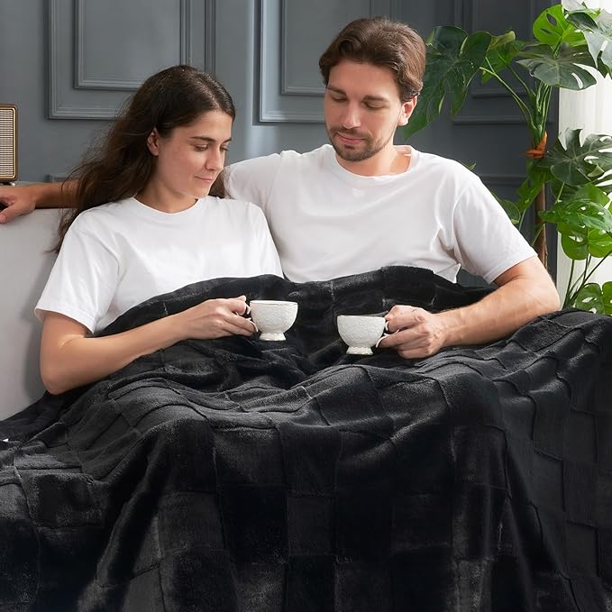 Cozy Bliss Checkered Faux Rabbit Fur Black Throw Blanket, Soft Fuzzy Fluffy Minky Furry Plush Blankets for Couch, Bed (50 * 60 Inches Black)