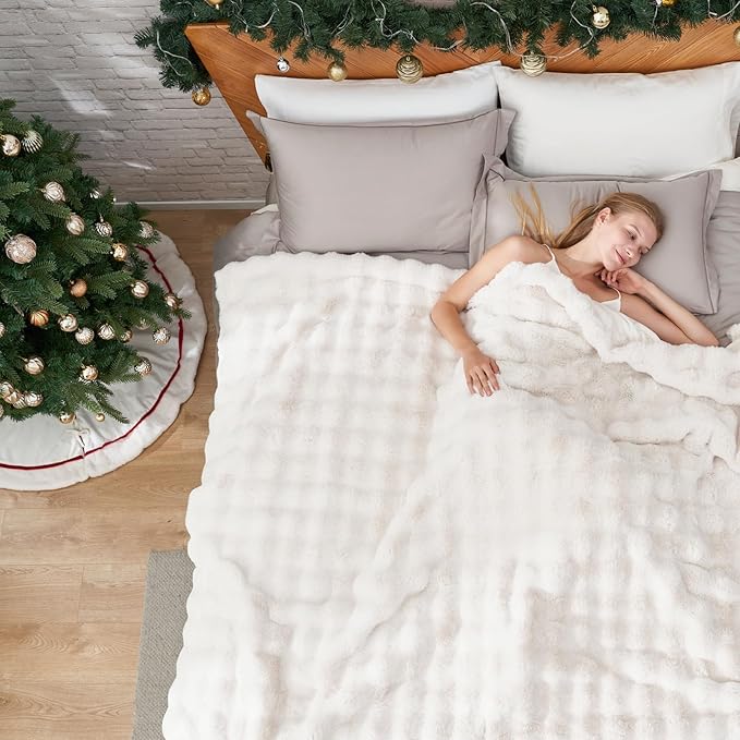 Cozy Bliss Faux Fur Throw Blanket for Couch, Fuzzy Soft Plush Thick Bubble Blanket for Sofa Bedroom Living Room, 90 * 90 Inches Cream White