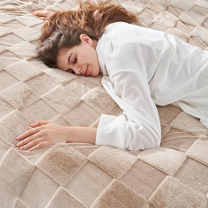 Cozy Bliss Checkered White Faux Rabbit Fur Throw Blanket, Soft Fuzzy Fluffy Minky Cream Furry Blankets for Couch, Bed (Tan, Queen(90" x 90")