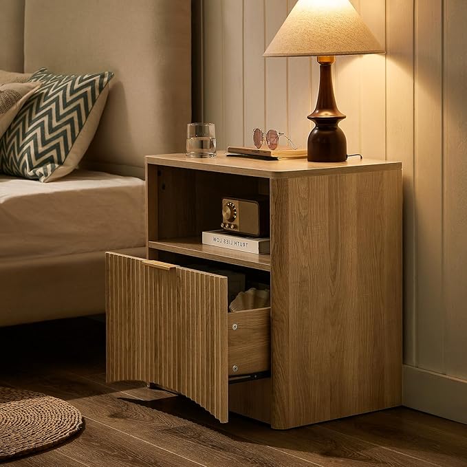Fluted Nightstand Set of 2, Natural Oak Bedside Table with Drawer and Storage, Wood End Table Mid Century Modern, Large Night Stand for Bedroom