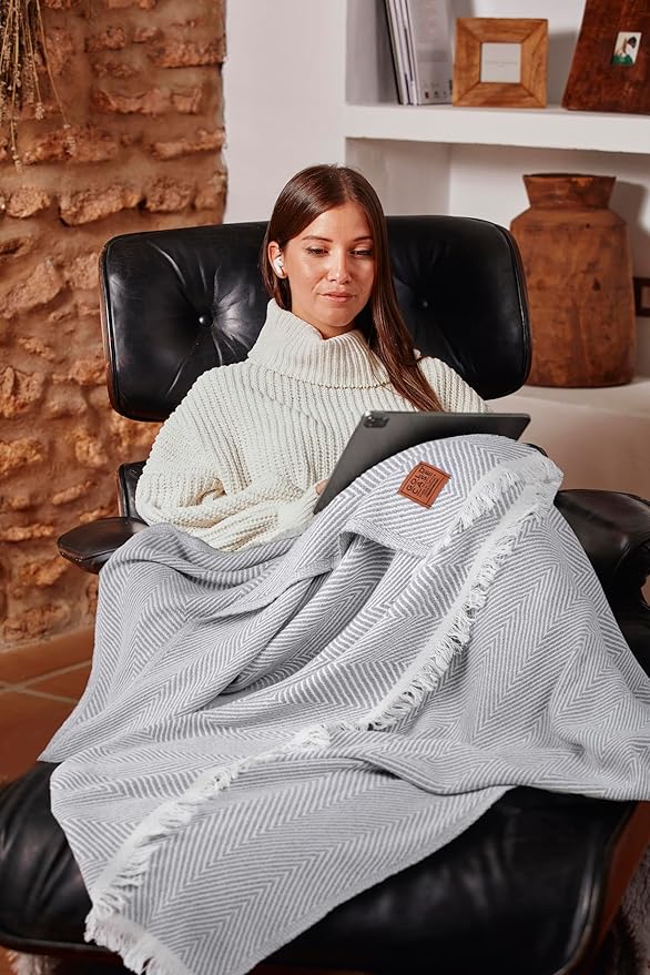 Gold Case Throw Blanket for Bed – 100% Recycled Turkish Cotton Bed Blanket – Decorative Throw Cotton Blankets for Living Room & Bedroom – Woven Twin Blankets - 71x90 - Grey