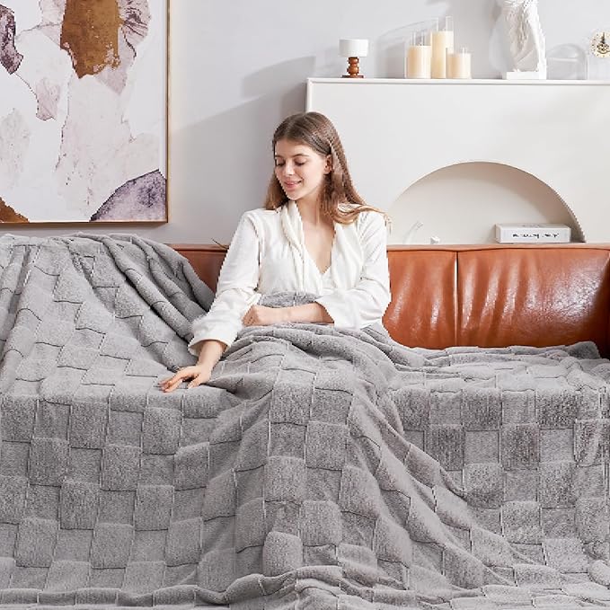 Cozy Bliss Checkered White Faux Rabbit Fur Throw Blanket, Soft Fuzzy Fluffy Minky Cream Furry Blankets for Couch, Bed (Grey, King(108" x 90"))